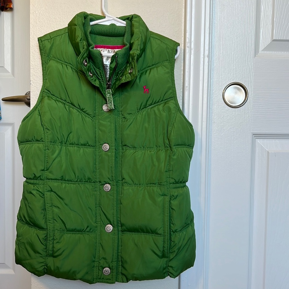 Old Navy Girls’ Large Kelly Green Puffer Quilted Vest